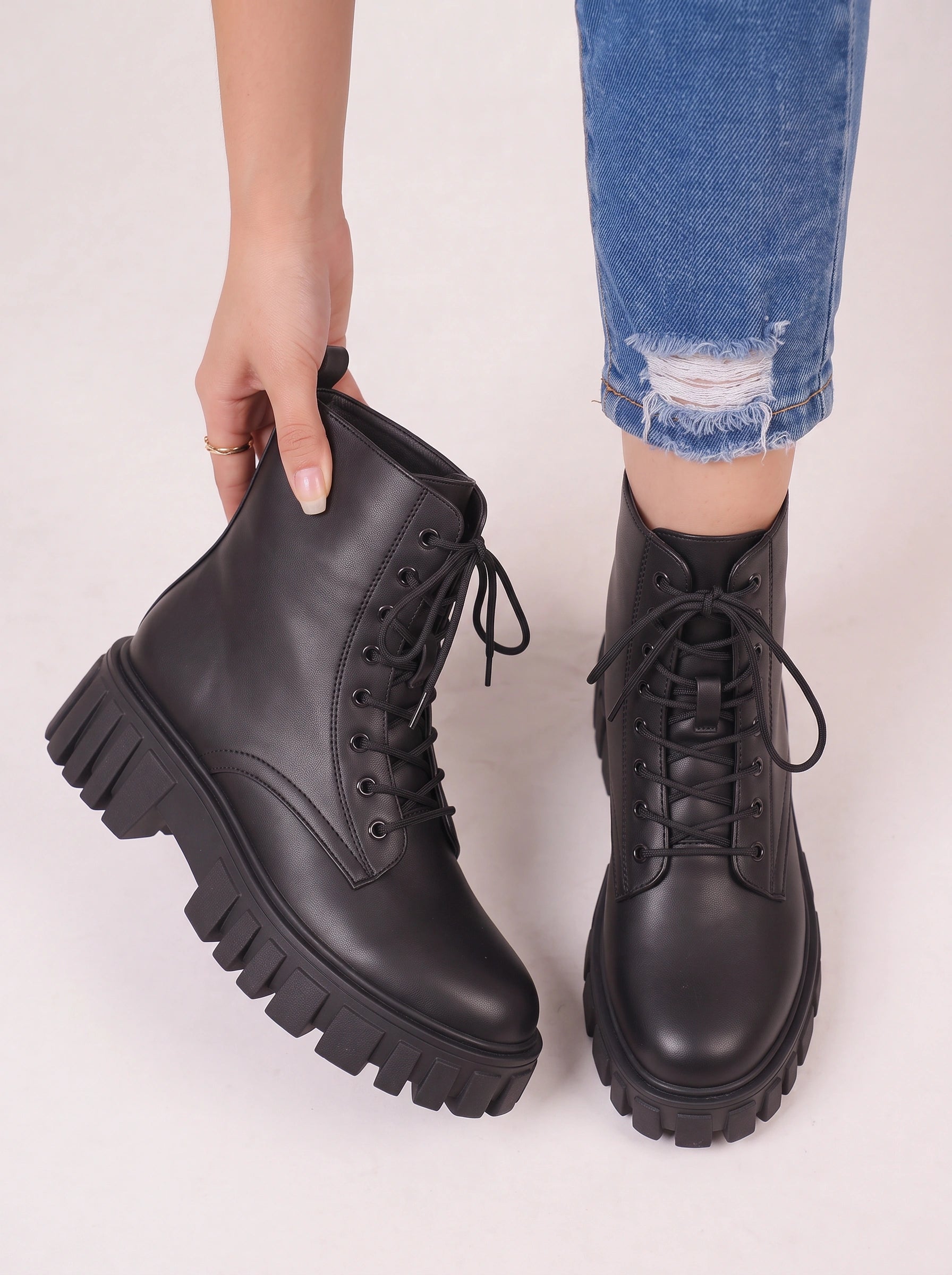 Gridrun Chunky Platform Lace-Up Ankle Boots – Women Goth Punk Combat Biker Black Leather Ankle Boots
