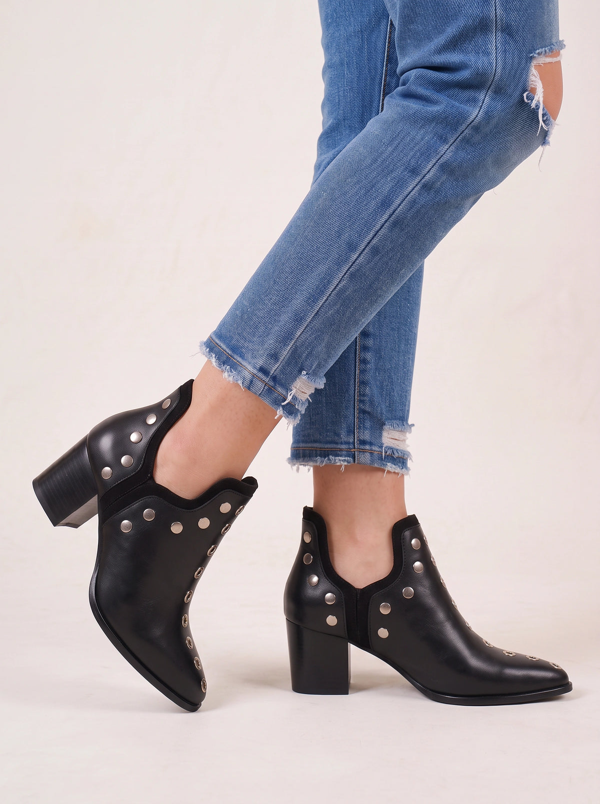 Eyrowen Grommet Ankle Boots – British Women Leather Studded Block Heel Chelsea Ankle Boots