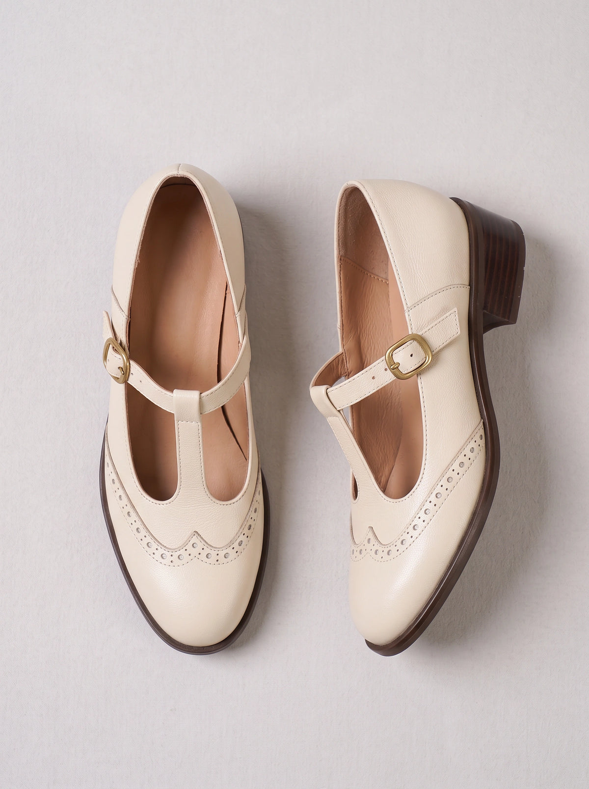 Brogwin Wingtip Mary Jane Shoes – T-Strap Low Heel Women Vintage Retro Office Smart Casual Brogue Shoes