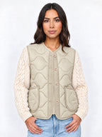 Wavelta Wave-Quilted Gilet Cable-Knit Sleeve Jacket – Padded Button-Front Women Casual Layering Gilet