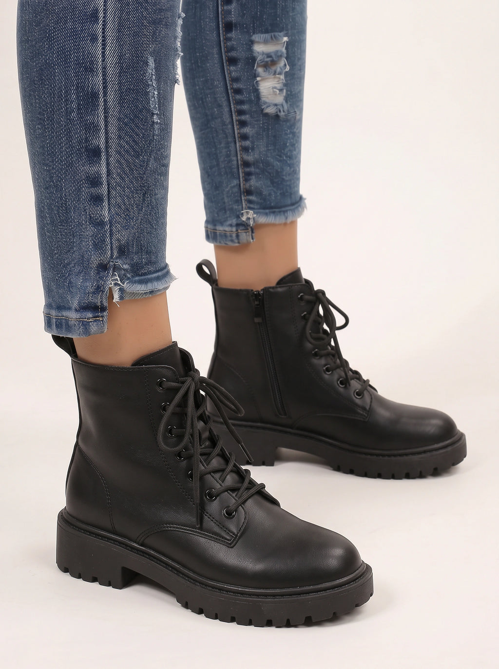 Cletrix Lace-Up Ankle Boots – Women Combat Boots Chunky Platform Sole British Womens Boots Autumn Fall
