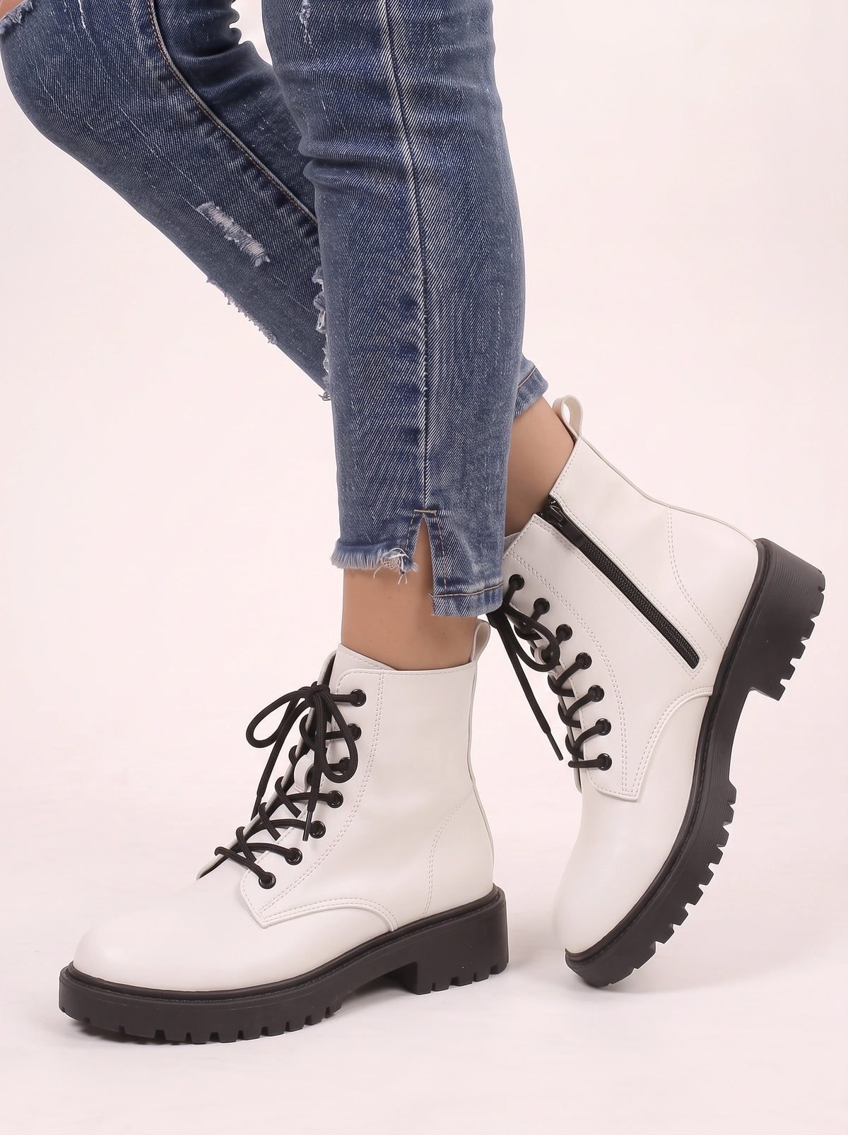 Cletrix Lace-Up Ankle Boots – Women Combat Boots Chunky Platform Sole British Womens Boots Autumn Fall